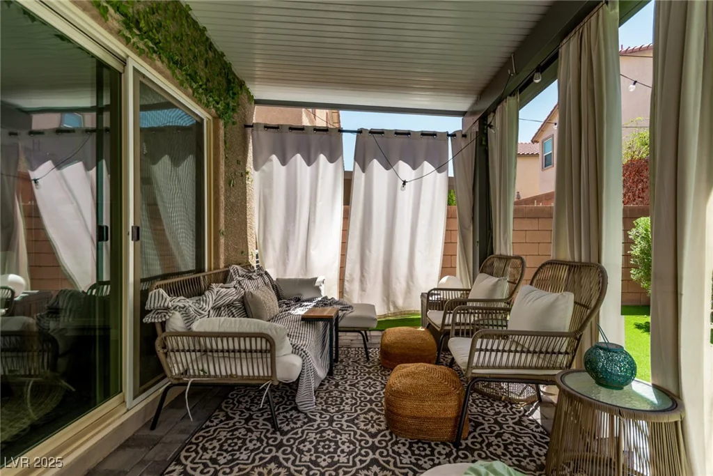 8687 Tara Hill, Las Vegas, NV 89148