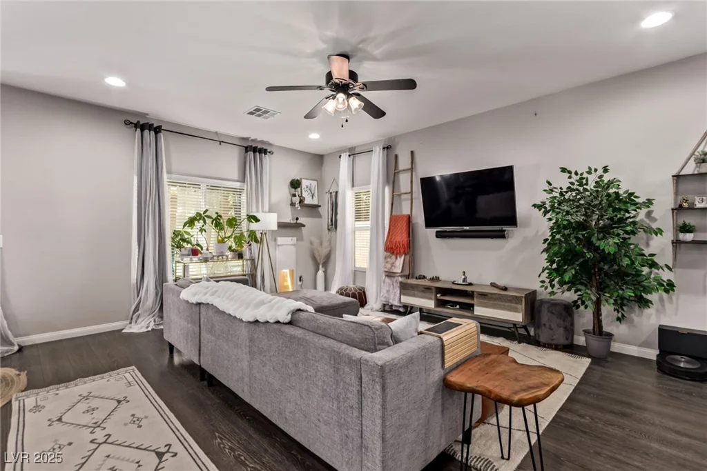 8687 Tara Hill, Las Vegas, NV 89148