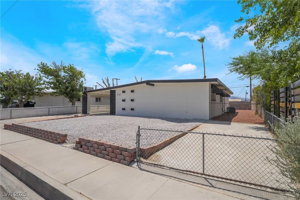 5125 Hallet, Las Vegas, NV 89122