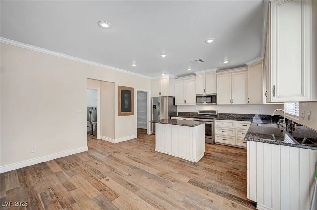 5549 Green Ferry, Las Vegas, NV 89131
