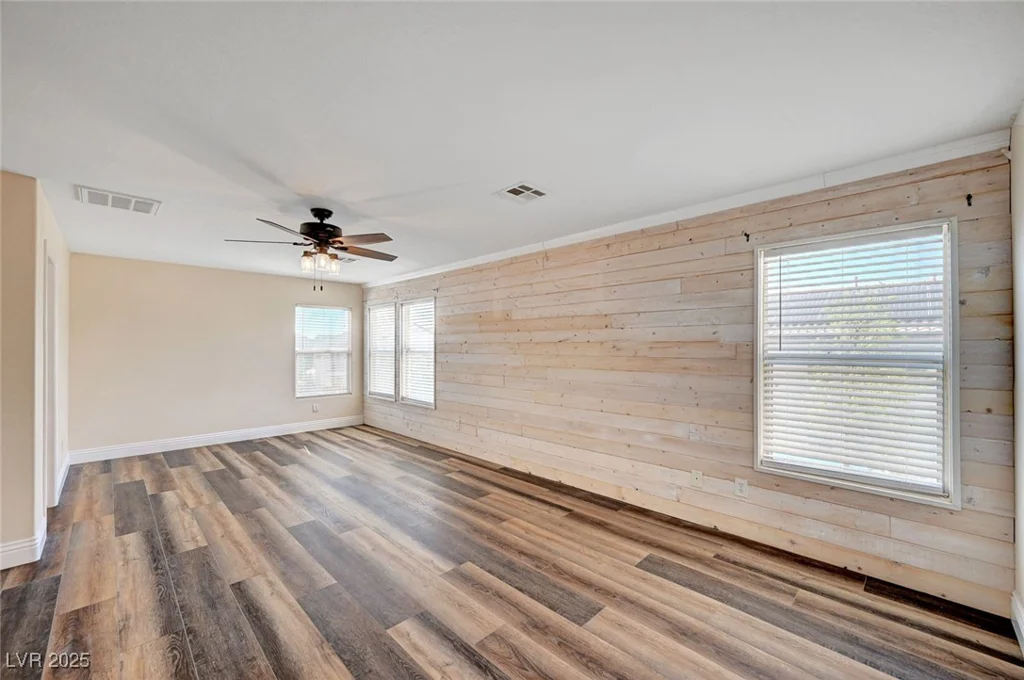 5549 Green Ferry, Las Vegas, NV 89131