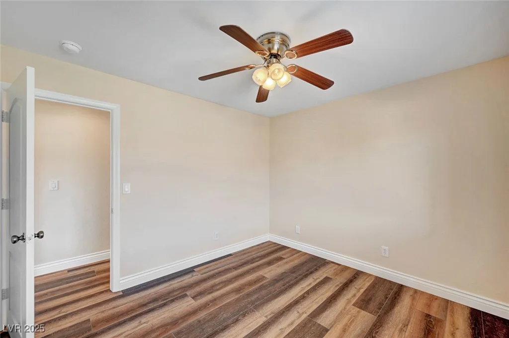 5549 Green Ferry, Las Vegas, NV 89131