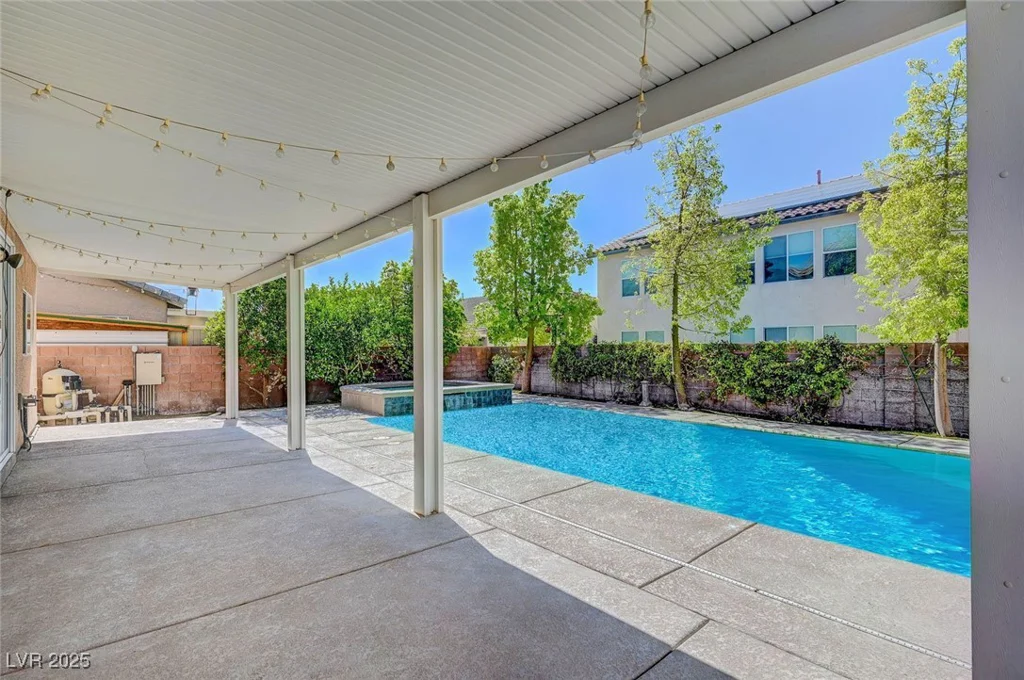 5549 Green Ferry, Las Vegas, NV 89131