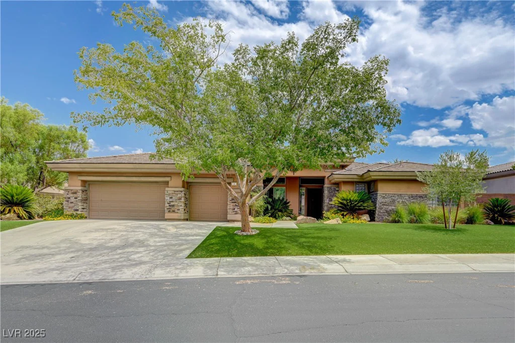 4 Isleworth, Henderson, NV 89052