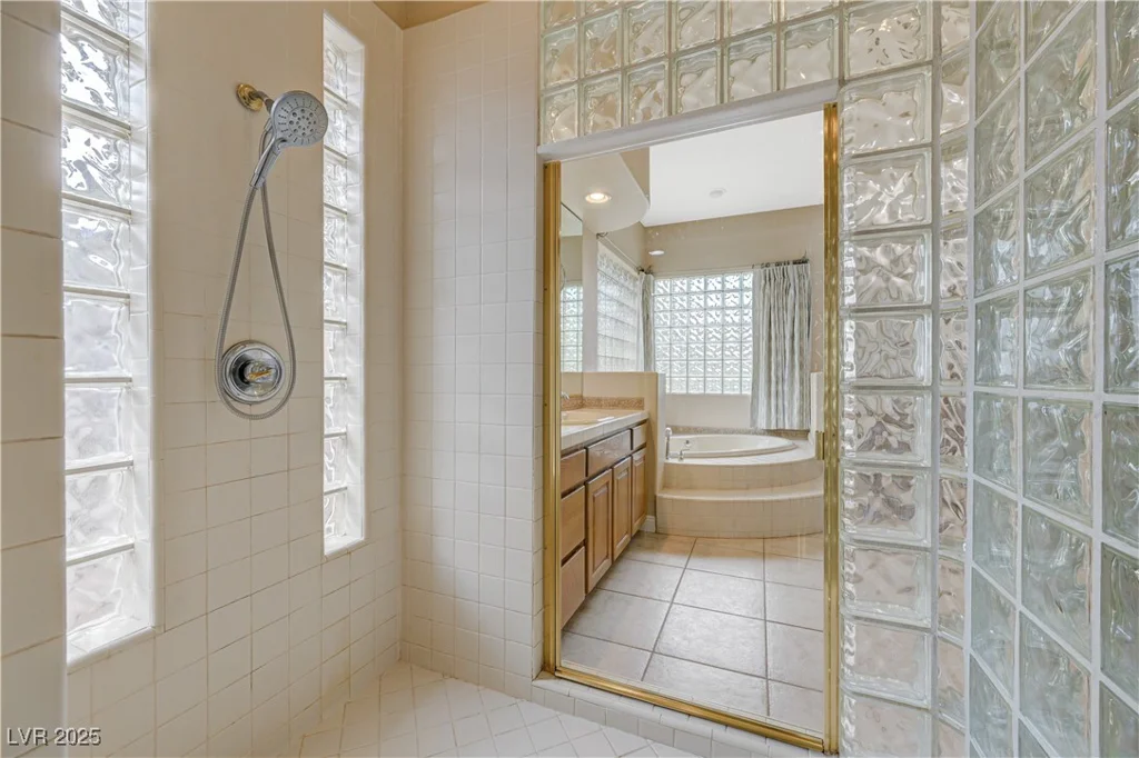 4 Isleworth, Henderson, NV 89052