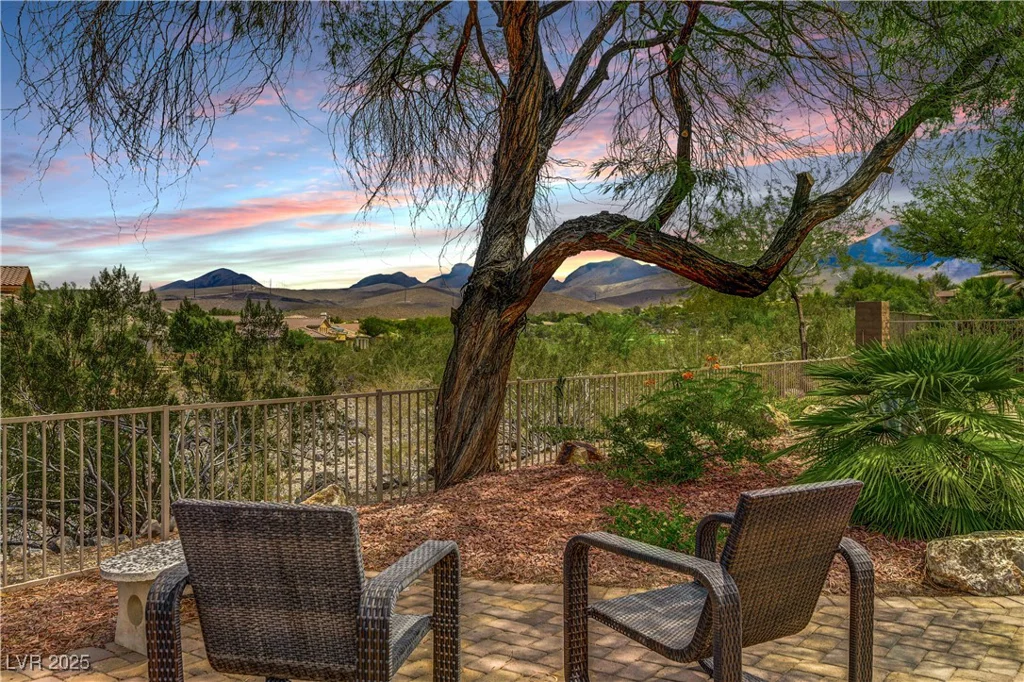 4 Isleworth, Henderson, NV 89052