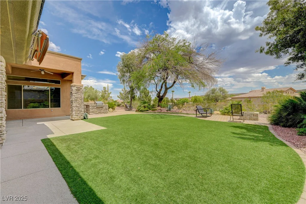 4 Isleworth, Henderson, NV 89052