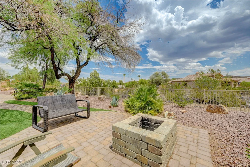 4 Isleworth, Henderson, NV 89052