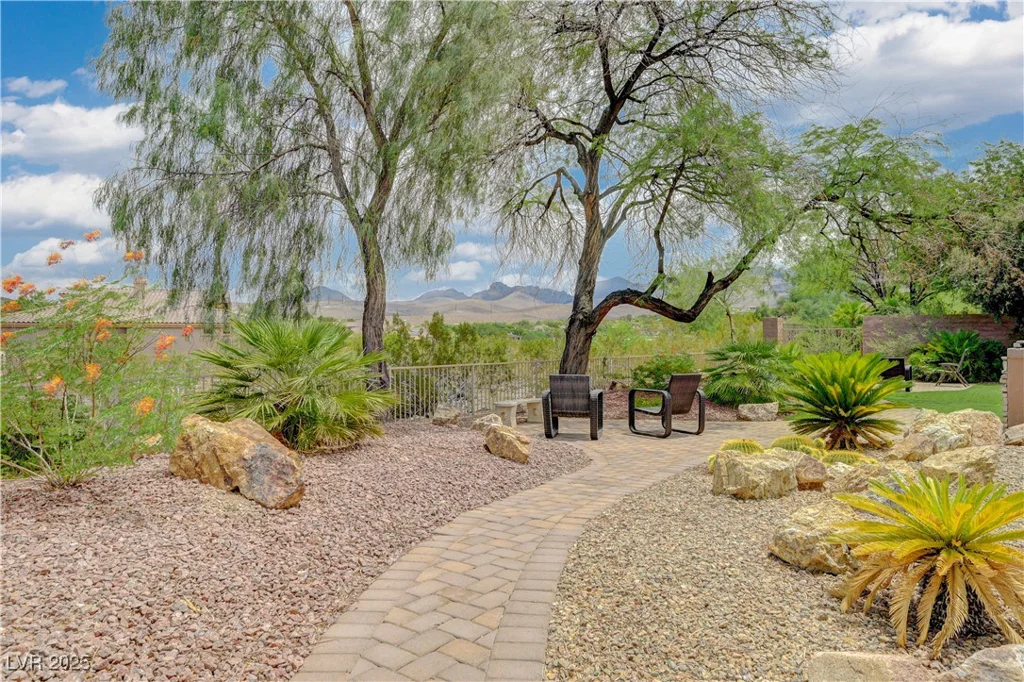 4 Isleworth, Henderson, NV 89052