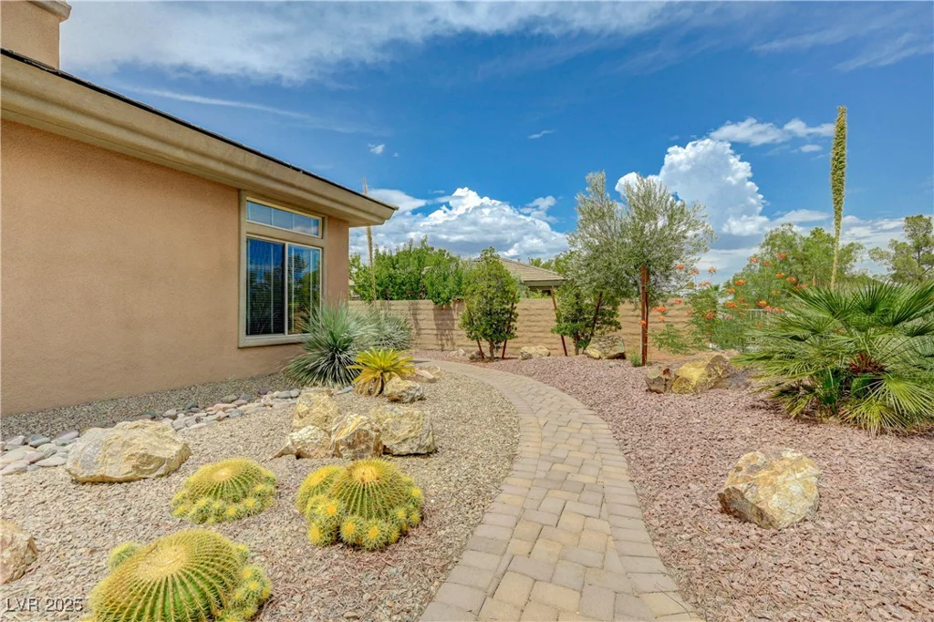 4 Isleworth, Henderson, NV 89052