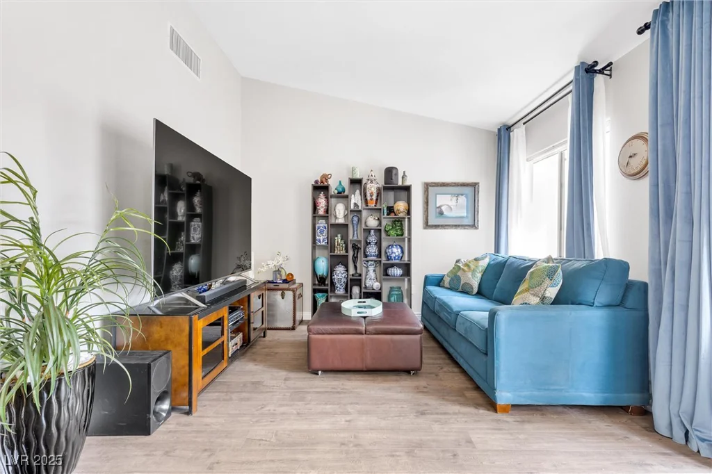 9445 Grand Mesa, Las Vegas, NV 89134