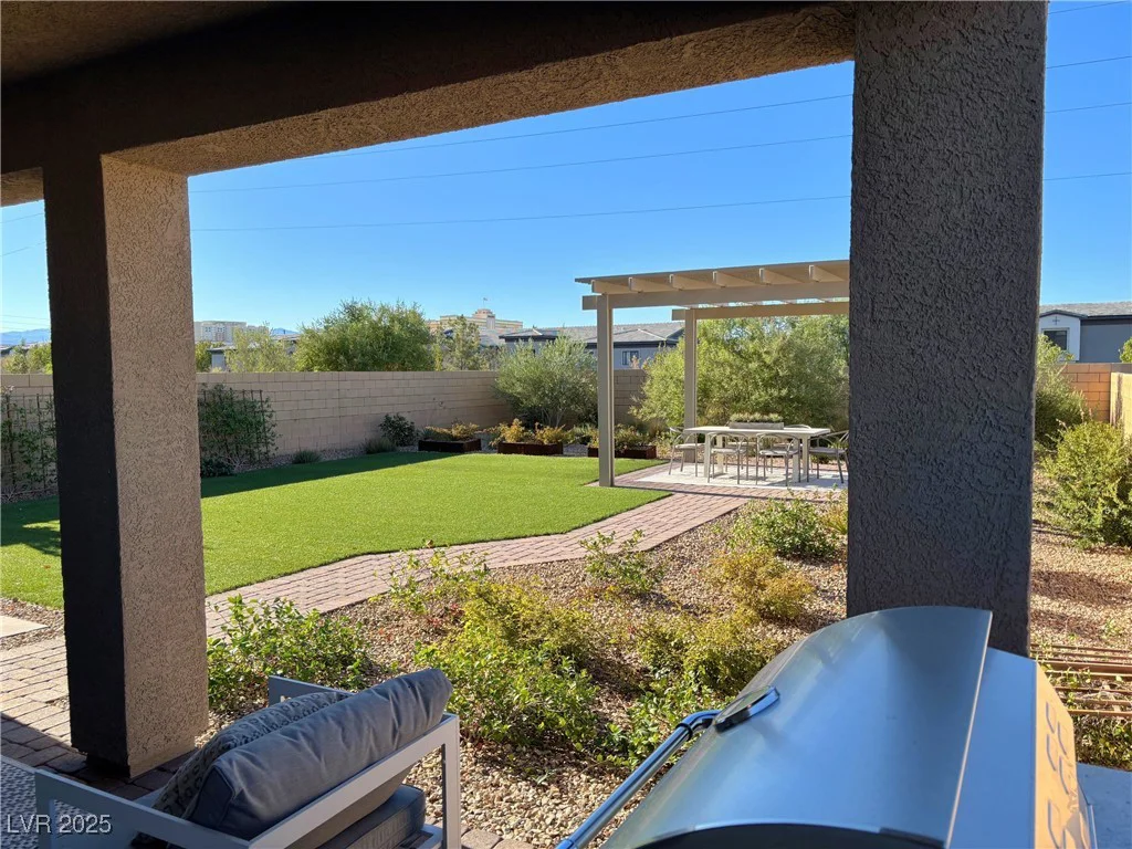 92 Kokomiko, Las Vegas, NV 89183