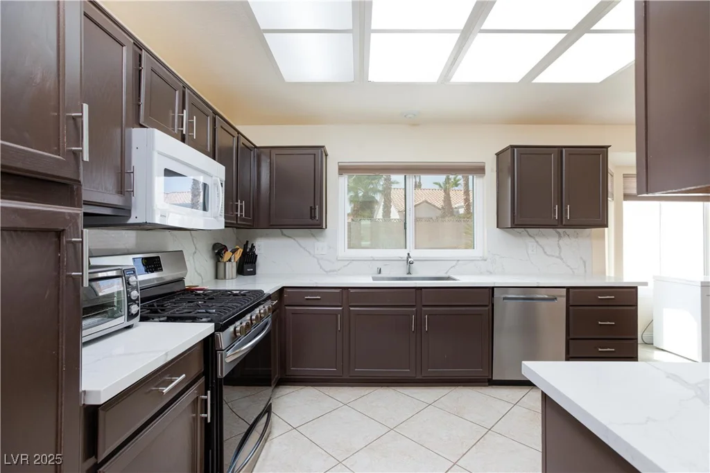 8825 Kingsmill, Las Vegas, NV 89134