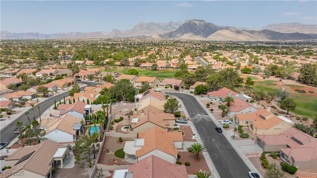8825 Kingsmill, Las Vegas, NV 89134