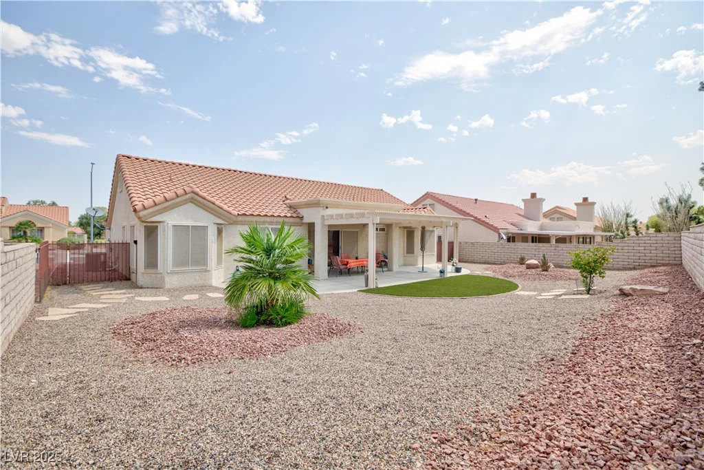 8825 Kingsmill, Las Vegas, NV 89134