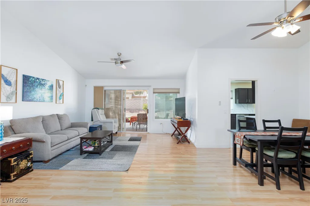 8825 Kingsmill, Las Vegas, NV 89134