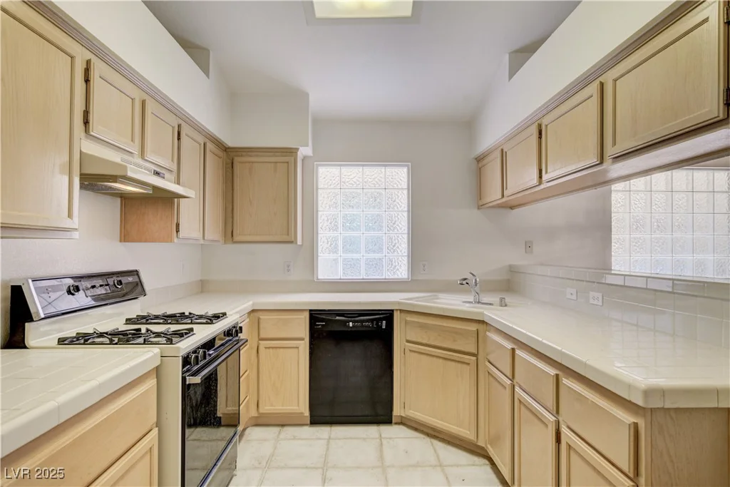 1641 Sun Canyon, Las Vegas, NV 89128