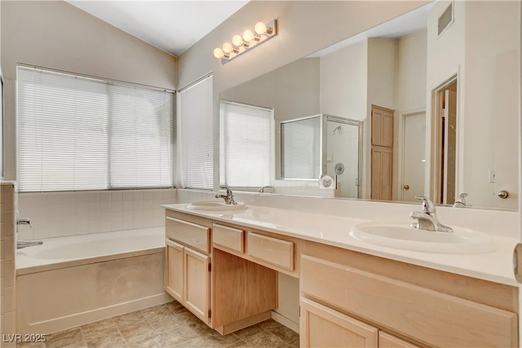 1641 Sun Canyon, Las Vegas, NV 89128