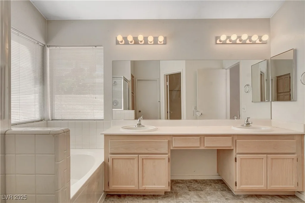 1641 Sun Canyon, Las Vegas, NV 89128
