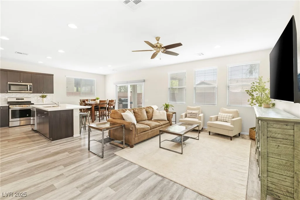 4503 Amberley Ridge, Las Vegas, NV 89115