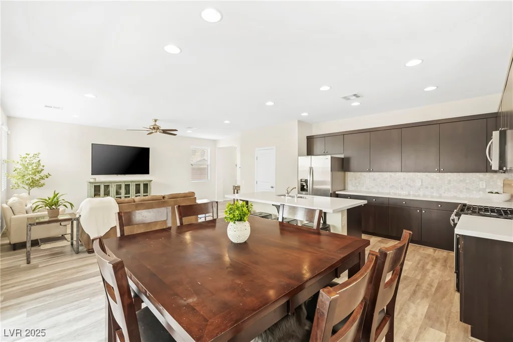 4503 Amberley Ridge, Las Vegas, NV 89115