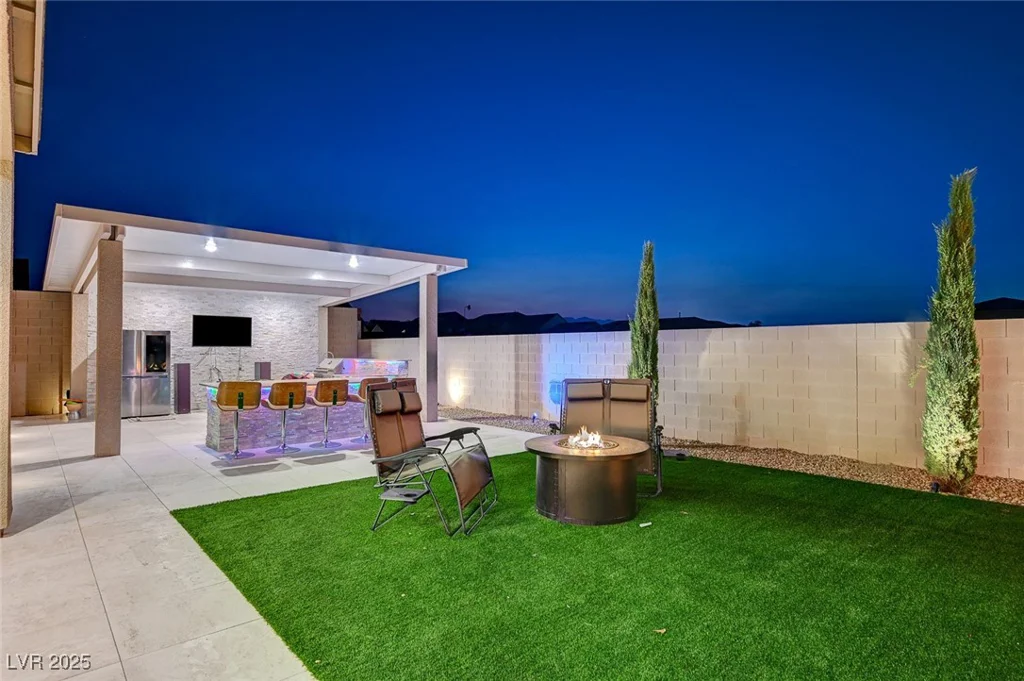 7590 Sky Horse, Las Vegas, NV 89113