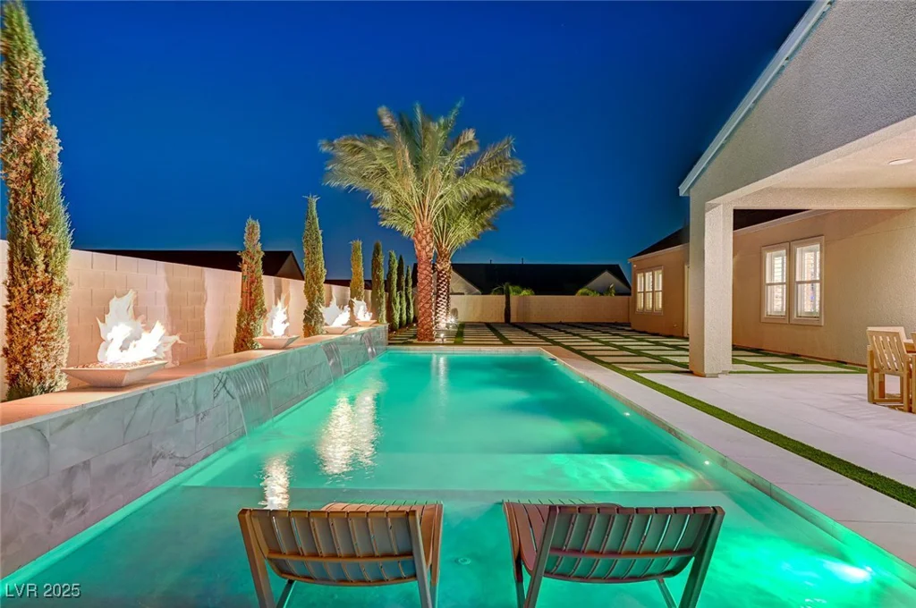 7590 Sky Horse, Las Vegas, NV 89113