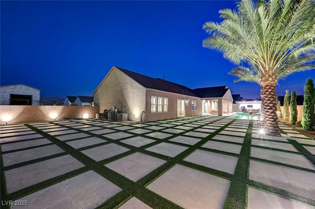 7590 Sky Horse, Las Vegas, NV 89113
