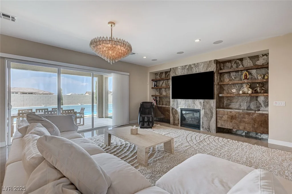 7590 Sky Horse, Las Vegas, NV 89113