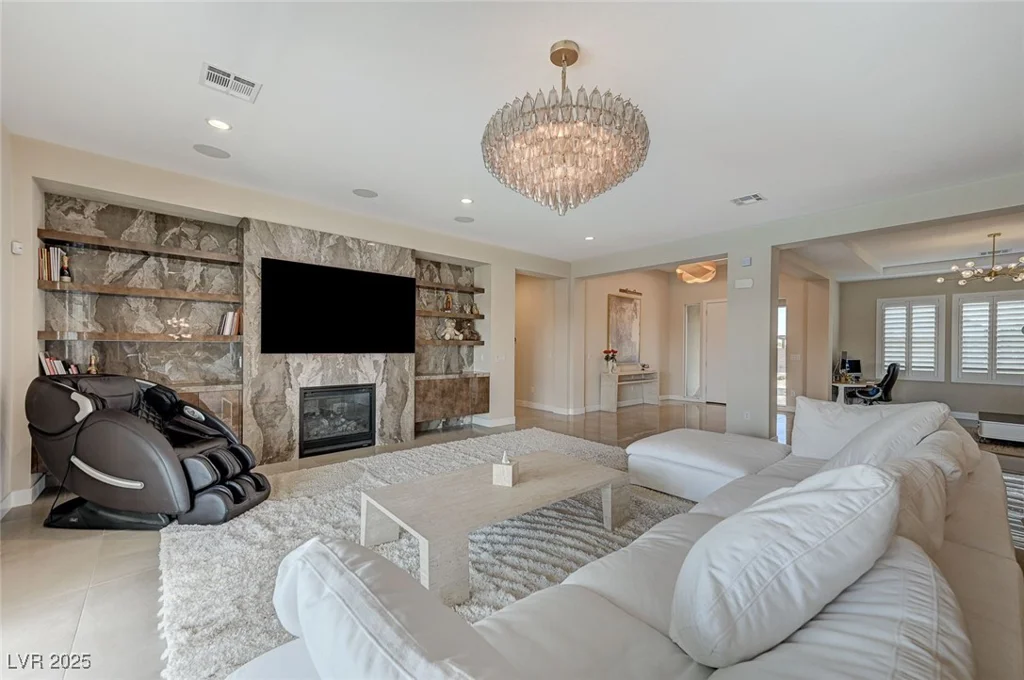 7590 Sky Horse, Las Vegas, NV 89113