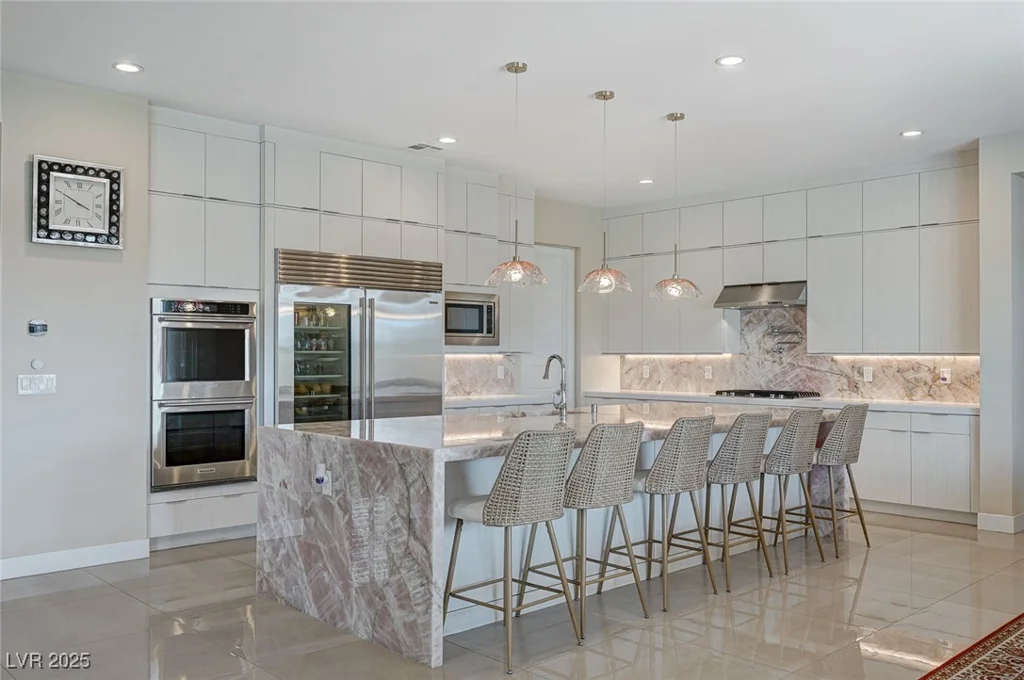 7590 Sky Horse, Las Vegas, NV 89113