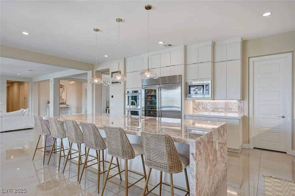7590 Sky Horse, Las Vegas, NV 89113