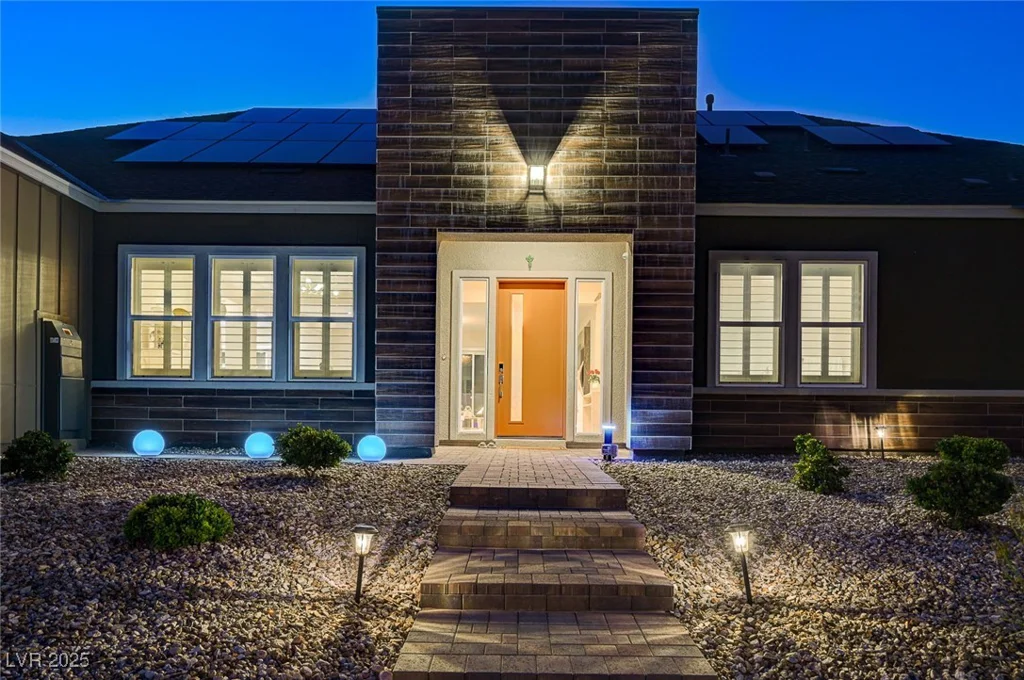 7590 Sky Horse, Las Vegas, NV 89113