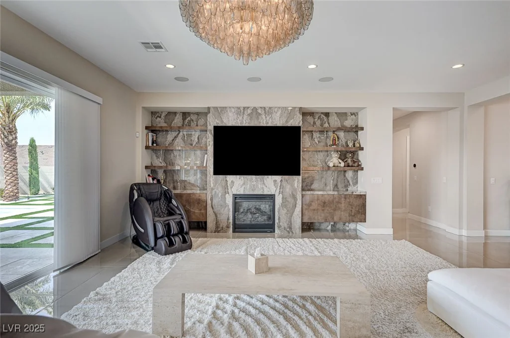7590 Sky Horse, Las Vegas, NV 89113