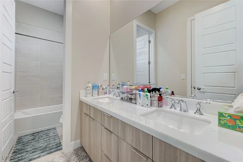 7590 Sky Horse, Las Vegas, NV 89113