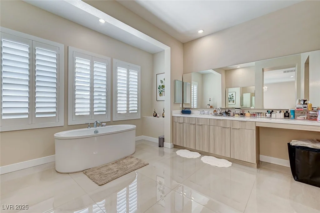 7590 Sky Horse, Las Vegas, NV 89113