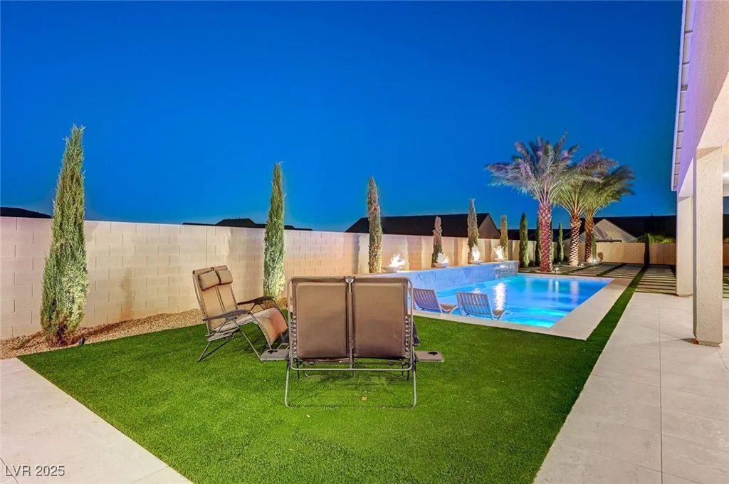 7590 Sky Horse, Las Vegas, NV 89113