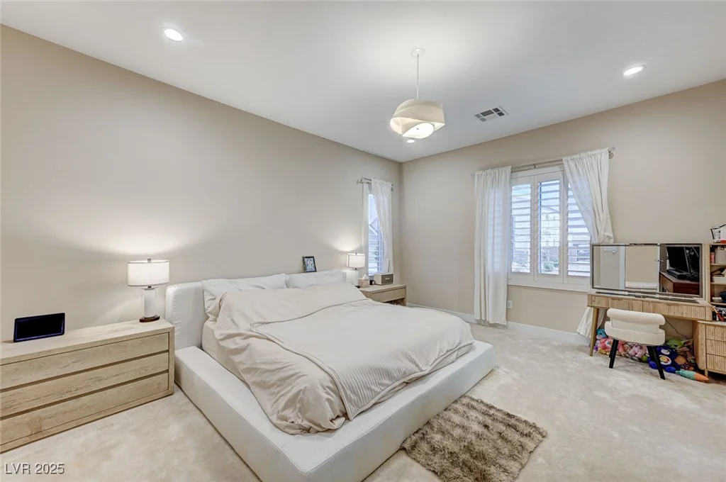 7590 Sky Horse, Las Vegas, NV 89113