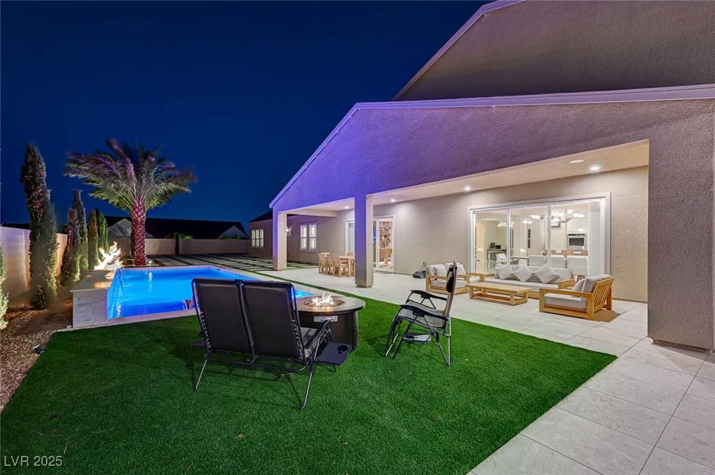 7590 Sky Horse, Las Vegas, NV 89113