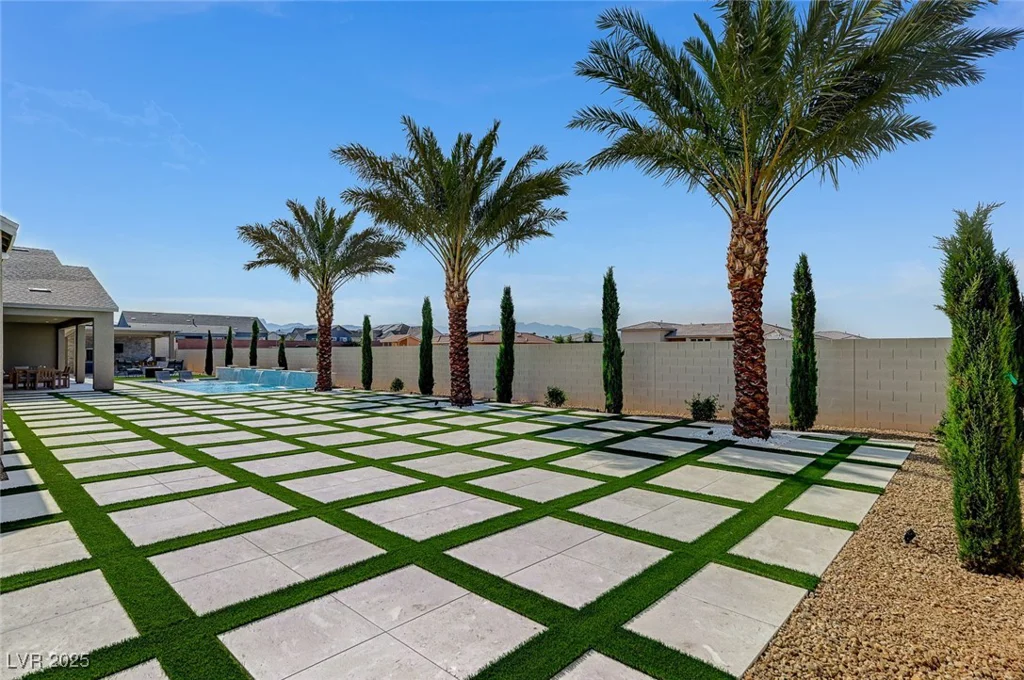 7590 Sky Horse, Las Vegas, NV 89113
