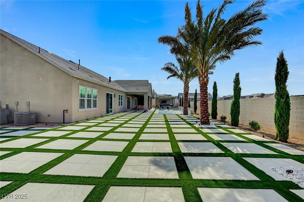 7590 Sky Horse, Las Vegas, NV 89113