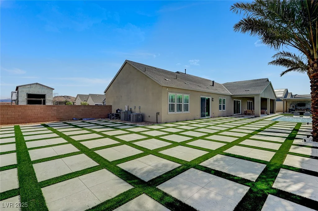 7590 Sky Horse, Las Vegas, NV 89113