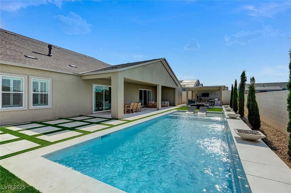 7590 Sky Horse, Las Vegas, NV 89113