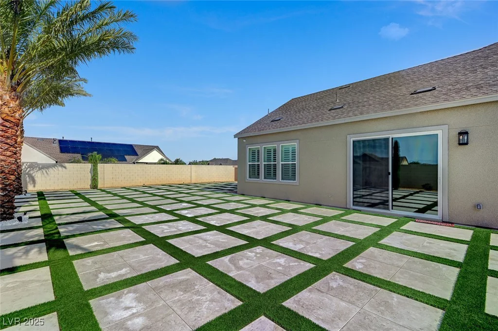 7590 Sky Horse, Las Vegas, NV 89113