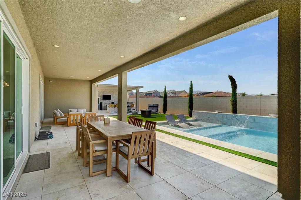 7590 Sky Horse, Las Vegas, NV 89113