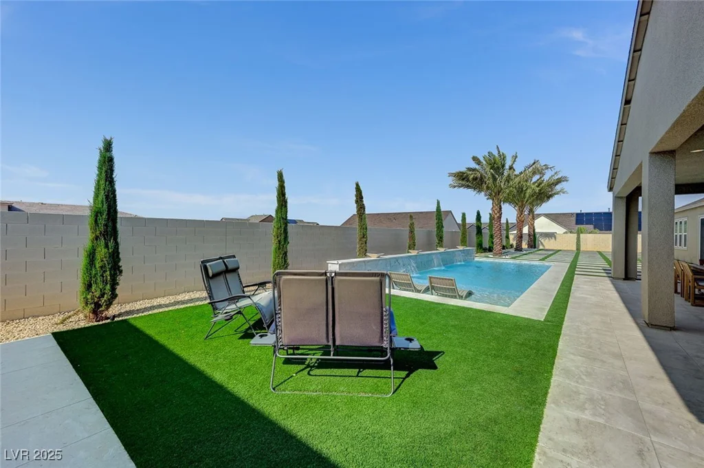 7590 Sky Horse, Las Vegas, NV 89113