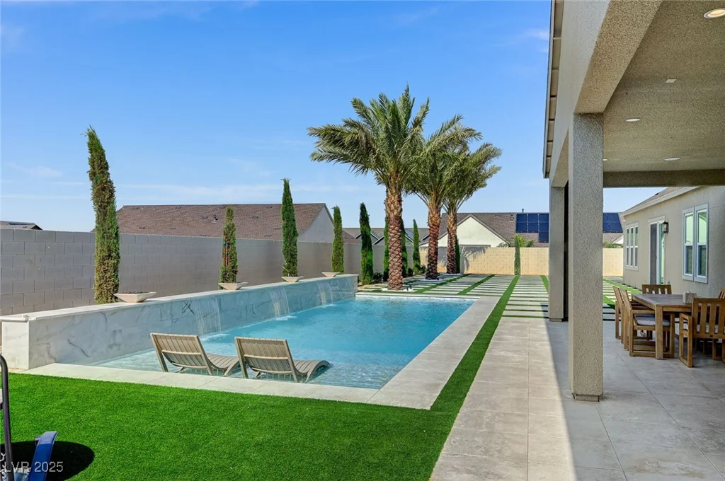 7590 Sky Horse, Las Vegas, NV 89113