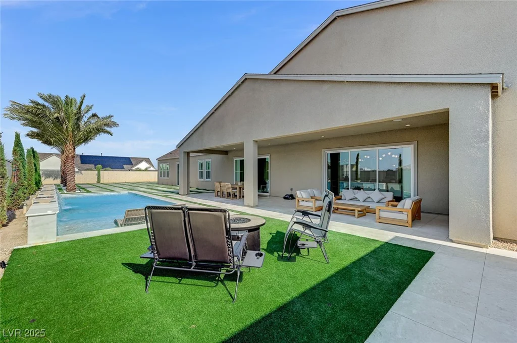 7590 Sky Horse, Las Vegas, NV 89113