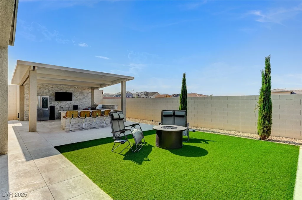 7590 Sky Horse, Las Vegas, NV 89113
