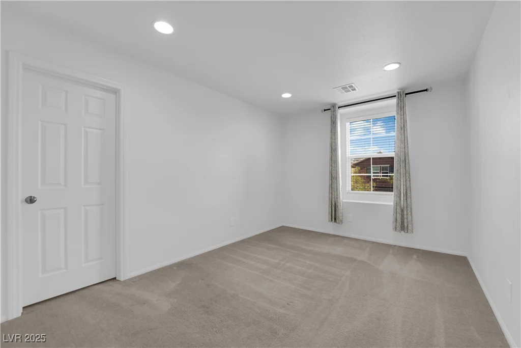9205 Keystone Ridge, Las Vegas, NV 89148